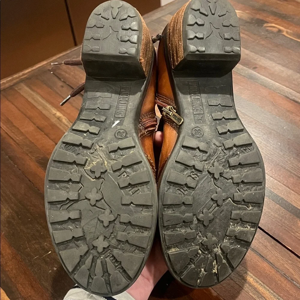PIKOLINOS elegant tan